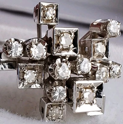 Винтажное коктейльное кольцо из белого золота 18 карат с бриллиантом в стиле модерн 60-е/70-е размер K  - Изображение 1 из 4