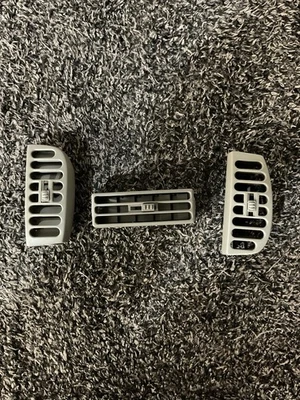 1996-2005 Chevy Astro Van GMC Safari Instrument Panel Dash Vent Heater A/C - Image 1 of 4