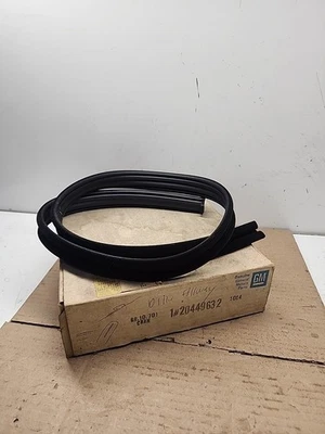 NOS GM 20449632 Front Door Upper Window Channel — Genuine GM - Image 1 of 4