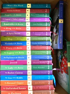 Annie’s Attic Mysteries riesiges Set 21 Schutzumschläge Band Bücher Marken 011-038 - Bild 1 von 23