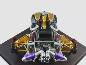 Modelo de motor FrontiArt Pagani Huayra 1/6 sobre base de cuero - Imagen 1 de 10
