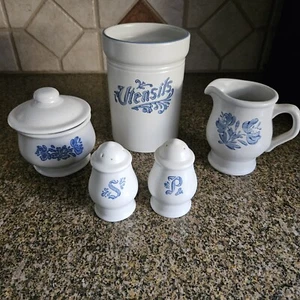 PFALTZGRAFF VINTAGE YORKTOWN LOT OF 4 Creamer/Sugar Bowl/ Salt/Pepper/Utensils - Picture 1 of 10