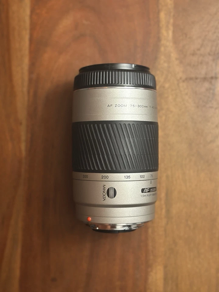 Minolta AF Zoom 75-300mm 1:4.5(32)-5.6 Lens - Image 1 of 3