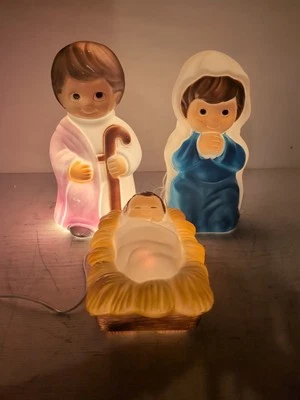 De colección 1996 Imperio Navidad Iluminado Molde Soplado Niño Belén Set María/José/Jesús Foto 1 de 4