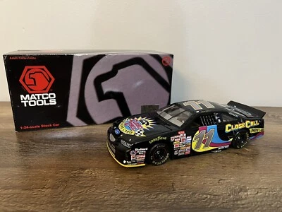 Brett Bodine #11 Close Call Ford Thunderbird Action 1:24 DieCast NASCAR Matco Foto 1 de 4