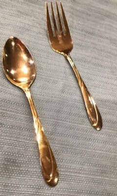 Farberware Nouveau cubiertos dorados tenedor grande para servir y cuchara para servir utensilios  Foto 1 de 4