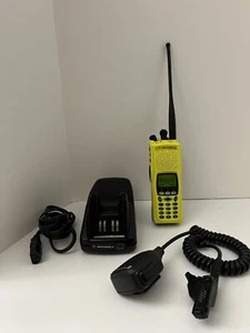 APX Yellow MOTOROLA XTS5000 P25 Police Security ASTRO 700-800mhz Digital radio - Picture 1 of 8