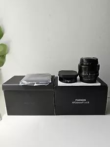 NEAR MINT Fujifilm Fujinon XF35mm F1.4 R Lens - Picture 1 of 6