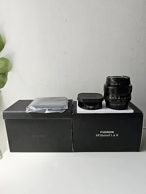 NEAR MINT Fujifilm Fujinon XF35mm F1.4 R Lens - Image 1 of 4