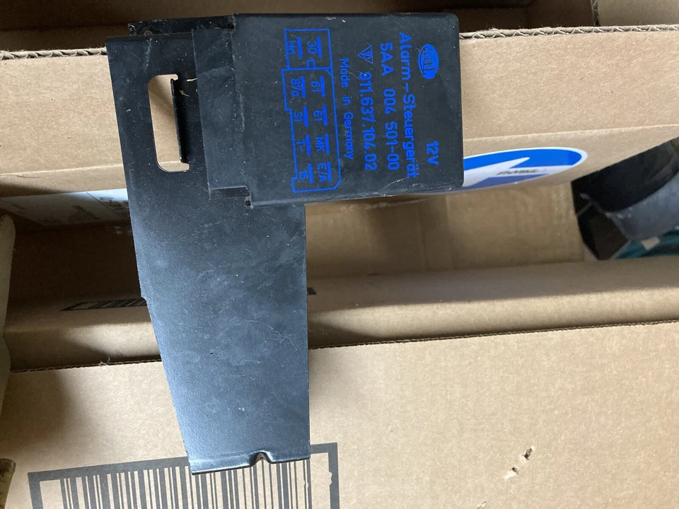 Unidad de módulo de control de relé de alarma Porsche 911 928 944 968 91163710402 Foto 1 de 1