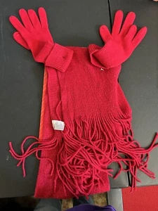 Set Damen rot Schal und Handschuhe Neu mit Etikett inklusive Geschenkbox A14 - Bild 1 von 3