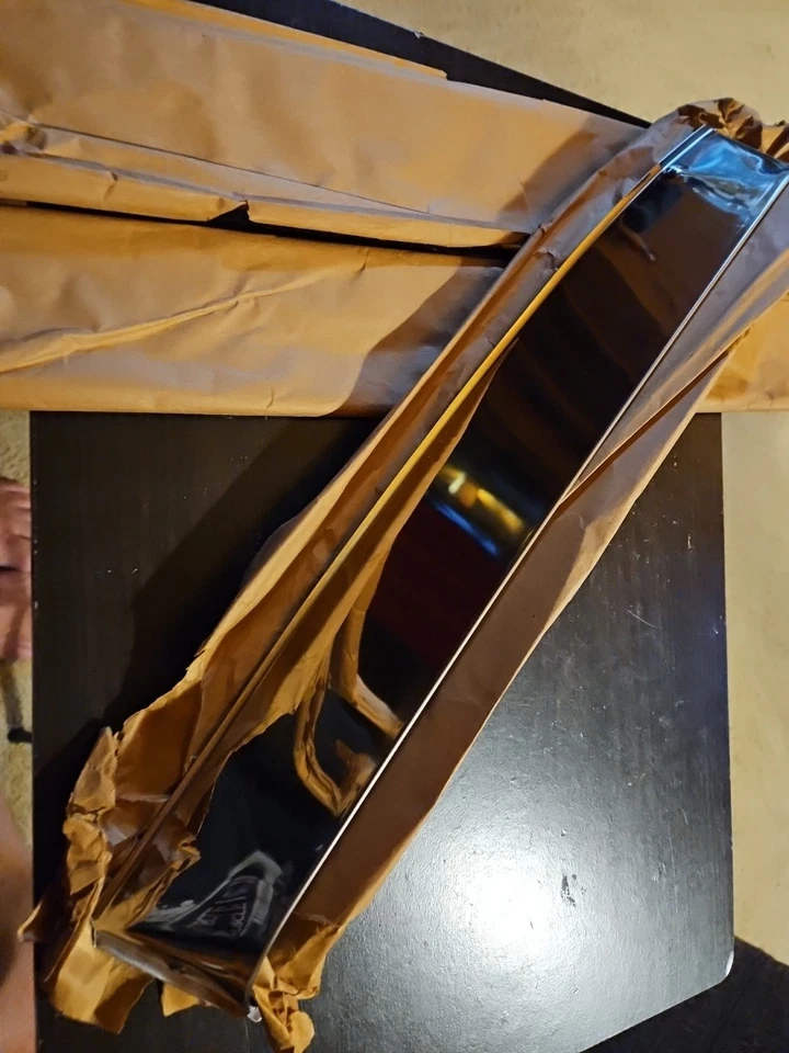 NOS G89 VENTSHADES For A 51 Oldsmobile 98 Deluxe 4dr Sedan - Image 1 of 4