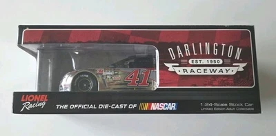 Coche de carreras Kurt Busch 2015 HAAS Darlington cromado 1/24 fundido a presión NASCAR Lionel Foto 1 de 4