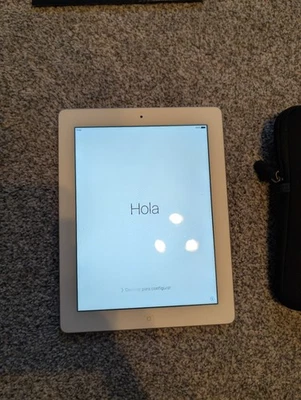 Apple iPad 3rd Gen. 32GB, Wi-Fi, 9.7in - White - Case & Screen Protector Bundle - Image 1 of 4