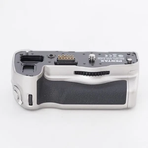 Pentax Battery Grip D-BG5 Silver for K-3 Premium Silver Edition #12404 - Picture 1 of 6