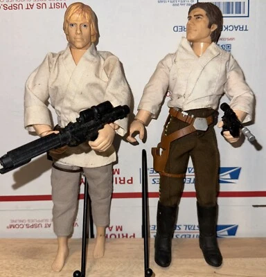 Figura de acción Hasbro Star Wars Han Solo y Skywalker 12 1992 con fundas pistolas Foto 1 de 4