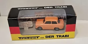 VITESSE-TRABANT-601-OEFUNG DER BERLINER MAUER 1989 Fall Of Berlin Wall Car - Picture 1 of 4