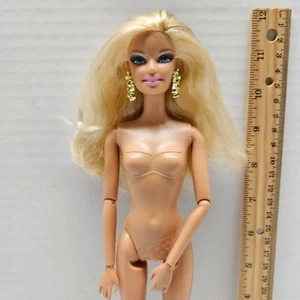 2011 Barbie Fashionistas SWAPPIN STYLES GLAM - Swap Head Articulated Doll #V4380 - Picture 1 of 9