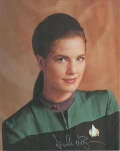 Nicole de Boer Autograph on Jadzia Dax Star Trek Deep Space Nine Photo Card - Picture 1 of 1