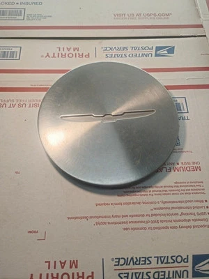 Tampa central de roda Ford Thunderbird 1989-1992 fabricante de equipamento original, Hollander 1682 - Imagem 1 de 4