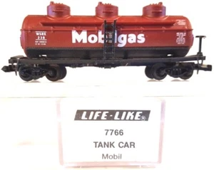 N Life-Like 7766 39' Triple Dome Tank Car Mobilgas WSRX #238 - Picture 1 of 4