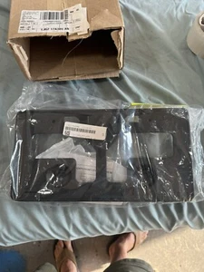 Genuine Ford License Bracket LJ6Z-17A385-AB - Bild 1 von 3