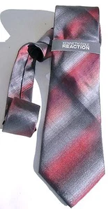 Kenneth Cole NUOVA cravatta collo uomo grigio rosso a righe seta $55 A2145 - Foto 1 di 3