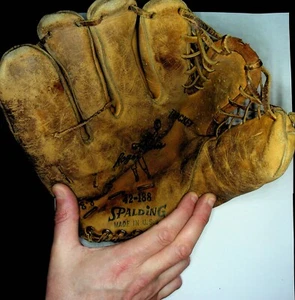 Roger Maris Spalding Glove 42-188 EZ-Flex 1960s Trapocket - Picture 1 of 4