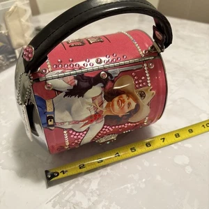 Little Earth Ride Em Cowboy rosa Cowgirl Metallfass Handtasche Western Einsatz - Bild 1 von 10