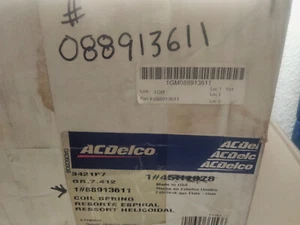 Genuine ACDelco Coil Springs 88913611 - Picture 1 of 4