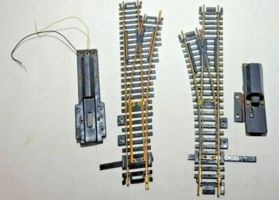 HO Scale Atlas #4 Custom-Line Right Switch Sakal #10 Left Turnout Switch W/Motor - Image 1 of 4