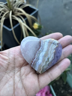 Amethyst /Agate Crystal Heart & Stand.  124g 6.5x5.6x1.9cm Gift,meditation,reiki - Image 1 of 4