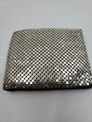 CARTERA PLEGABLE VINTAGE WHITING & DAVIS MALLA DORADA HECHA EN EE. UU. Foto 1 de 4