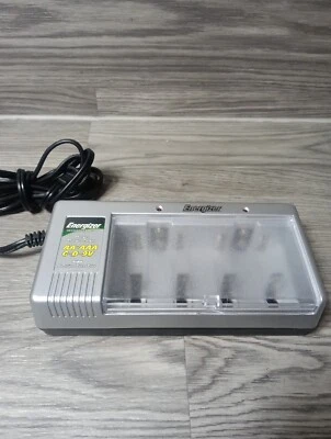 Energizer rechargable Station(AAA,AA,C,D,9V)  Pre-owned - Image 1 of 4