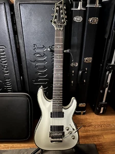 Schecter Hellraiser C-7 FR Chitarra elettrica, bianca, usata - Foto 1 di 8