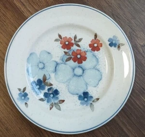 Plato de ensalada Noritake Versatone B301W10 flores azules - Imagen 1 de 3