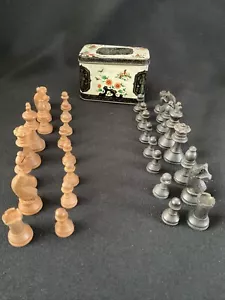 Vintage Small Chess Set & Tin It Was Found In - Picture 1 of 9