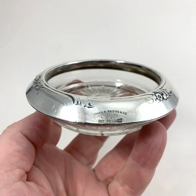 Montaña rusa vintage Frank M. Whiting & Co. de plata de ley y vidrio R40 Foto 1 de 4