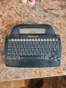 Read AlphaSmart 3000 Classroom Computer Parts Or Repair - Picture 1 of 2