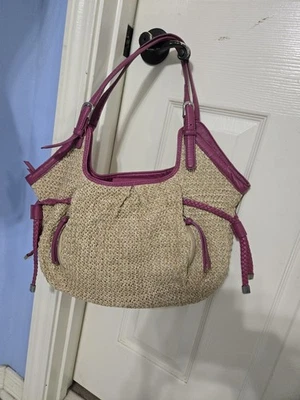 APT. 9 Bolso de Hombro Rosa Imitación Cuero Borde Trenzado Acentos Boho Bolso de Verano Foto 1 de 4