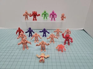 M.U.S.C.L.E Men Konvolut 18 farbige Mattel Muskel Figuren Vintage 80’er Spielzeug selten - Bild 1 von 18