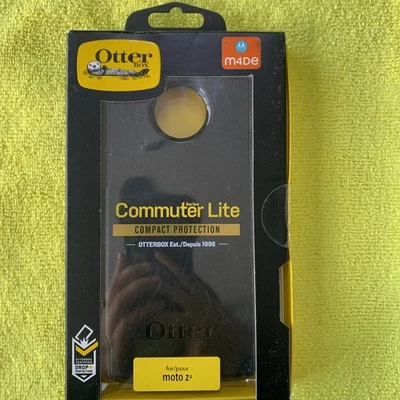 Capa OtterBox Commuter Lite Series original para Moto Z4 - Preta - Imagem 1 de 3