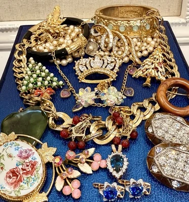 ¡Lote de bisutería vintage Estate! MONET, TRIFARI y más! Foto 1 de 4