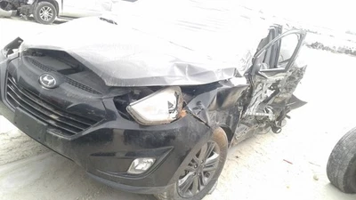 2014 Hyundai Tucson Automatic Transmission OEM 111K Miles - LKQ382172682 - Image 1 of 4