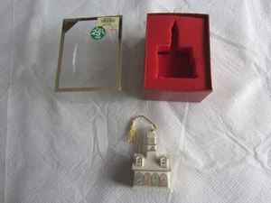 Lenox First in a Series Berkshire Chapel Ornament - Imagen 1 de 3