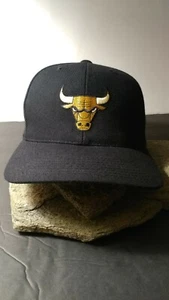 CHICAGO BULLS BALL CAP - GOLD Serie. NEU KICK10 KOPFBEDECKUNG - LOVE THAT GOLD -- KOOL! - Bild 1 von 8