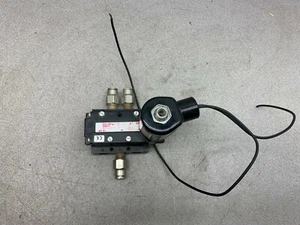 NEW NO BOX SCHRADER AND BELLOWS VALVE 52001315 - Picture 1 of 2