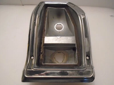 Carcasa de lente de luz trasera derecha Plymouth Volare Dodge Aspen Wagon 1976-1980 OEM Foto 1 de 4