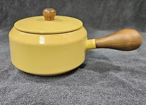 Vintage MCM gelbes Emaillegeschirr ~ 2 Quart Topf mit Deckel & Holzgriff - Bild 1 von 15