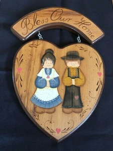 "BLESS OUR HOME" CUTE COUPLE HEART SHAPED HAND MADE & PAINTED WOODEN PLAQUE - Picture 1 of 10